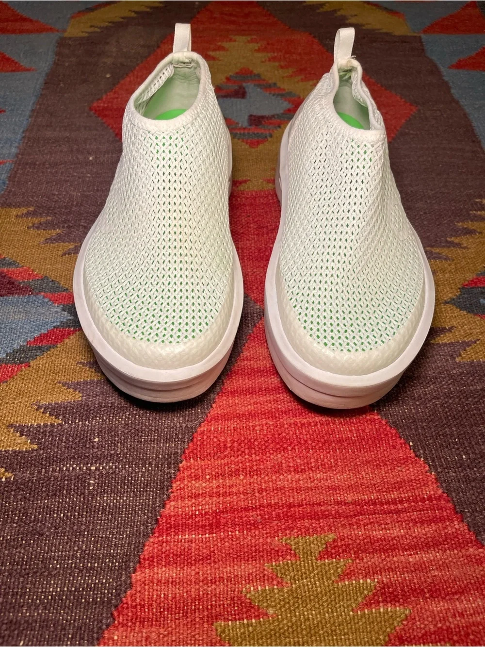 OOFOS White Omga Chukka Recovery Shoe Size 7